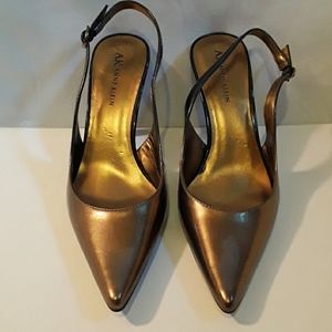 Anne Klein "Ancalista" Gold slingback